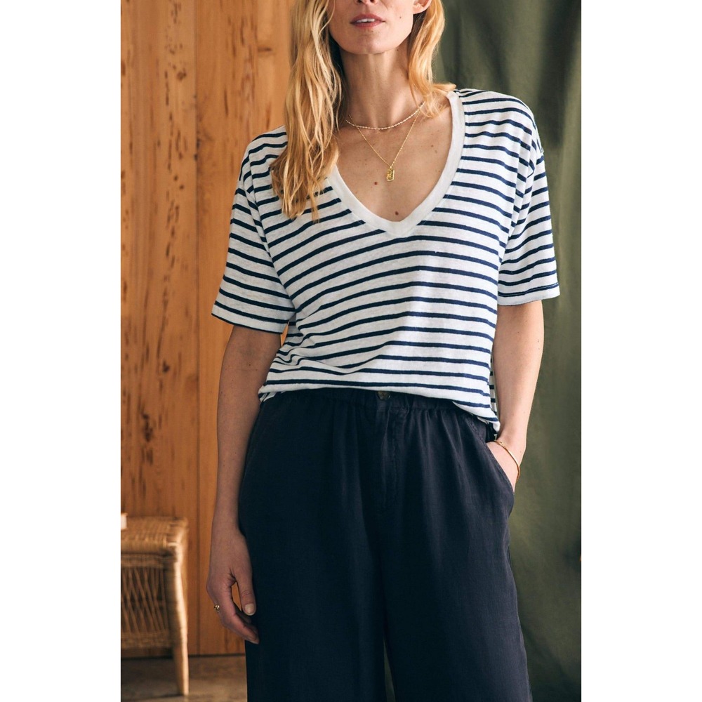 Faherty Oceanside Linen V-Neck Tee in Ahoy Stripe size large
